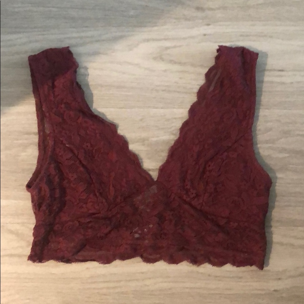 Tobi Lace V-Neck Bralette - Maroon